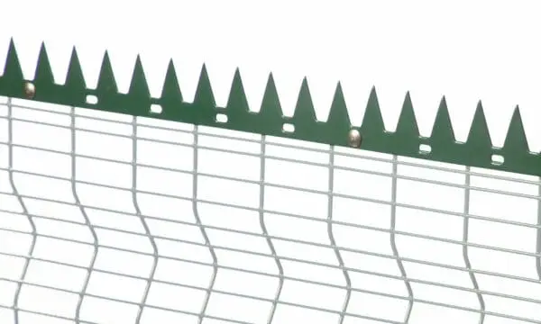 Vista Spike Plastic Coated PreGalv 1.0m Green